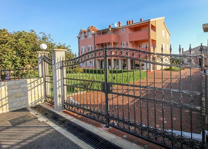 Appartamento Family-friendly With Swimming Pool Nevidjane, Pasman - 18054
