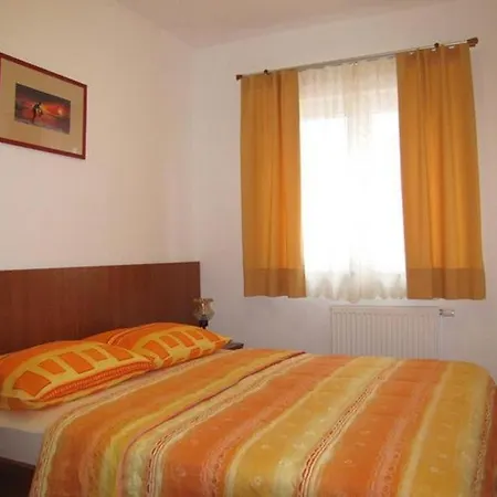 Family Friendly With A Swimming Pool Nevidjane, Pasman - 18054 Apartamento Neviđane