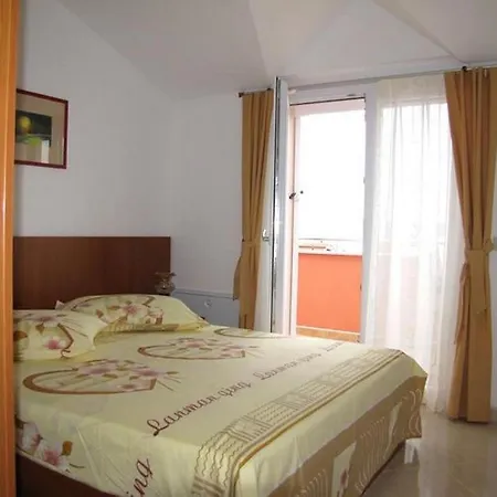 Family Friendly With A Swimming Pool Nevidjane, Pasman - 18054 Apartamento Neviđane