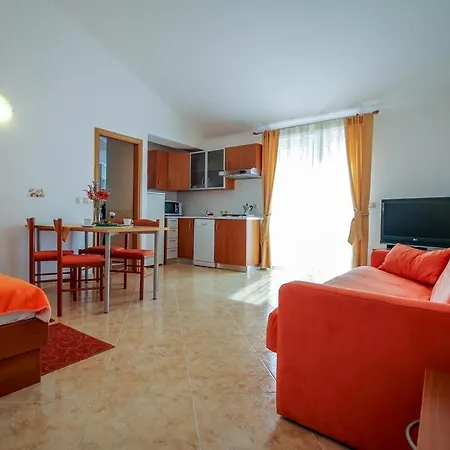 Apartamento Family Friendly With A Swimming Pool Nevidjane, Pasman - 18054 Neviđane